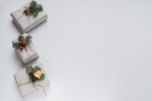 結婚式で両親に贈る人気のプレゼントは？
