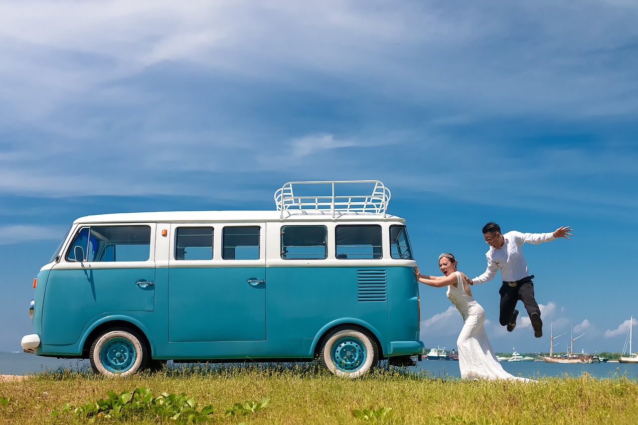 結婚式に遠方から招待された場合の交通費はどうするべき？