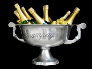 結婚式のご祝儀相場は親族間でどのように変わるのか？