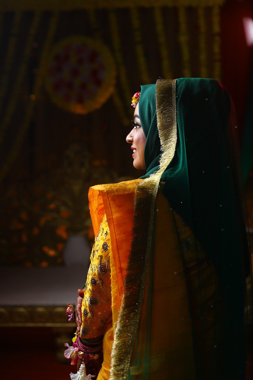 式場見学の服装はいつ決めるべき？