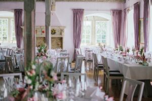 結婚式の挙式は何時から始まるのが一般的ですか？